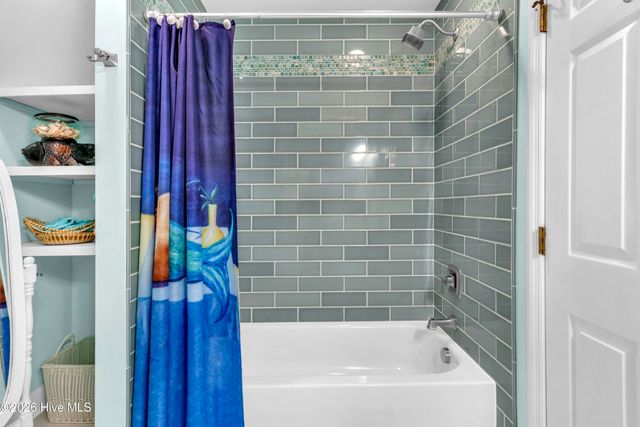 204 NE 60th Street, Oak Island, NC 28465