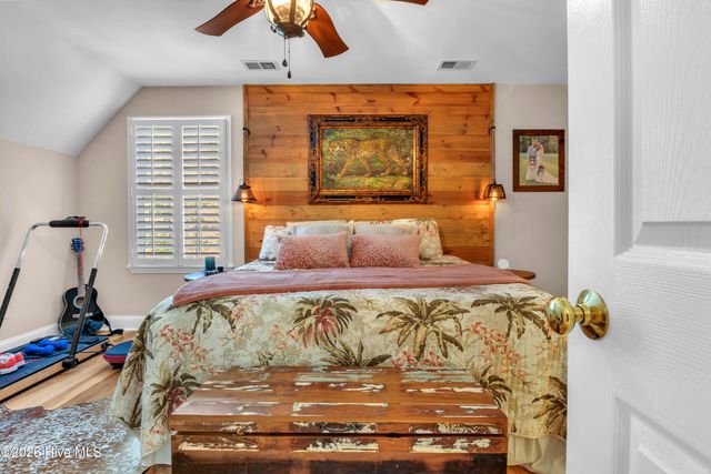 204 NE 60th Street, Oak Island, NC 28465