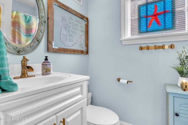 204 NE 60th Street, Oak Island, NC 28465