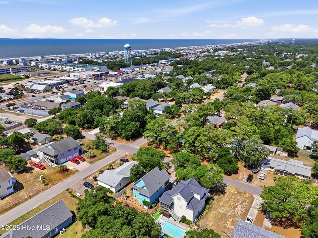 204 NE 60th Street, Oak Island, NC 28465