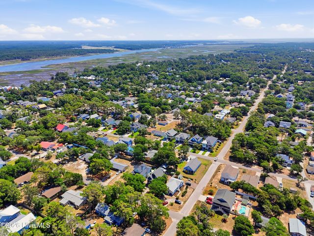 204 NE 60th Street, Oak Island, NC 28465