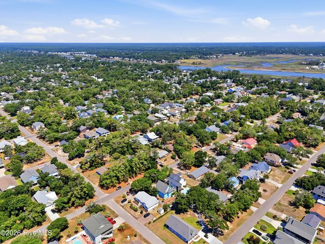 204 NE 60th Street, Oak Island, NC 28465