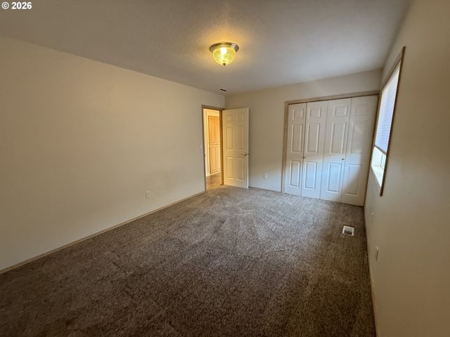 16628 Sw JORDAN Way, Portland, OR 97224