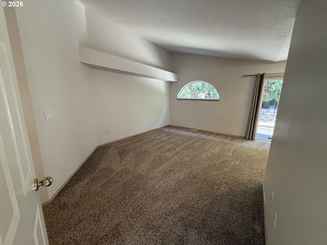 16628 Sw JORDAN Way, Portland, OR 97224