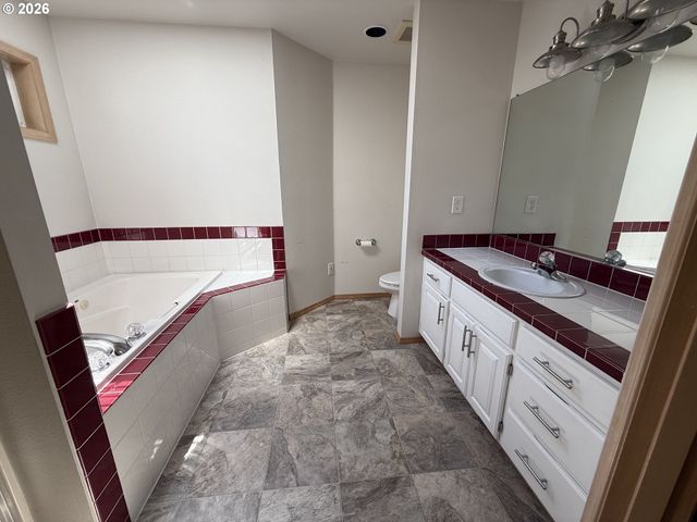 16628 Sw JORDAN Way, Portland, OR 97224