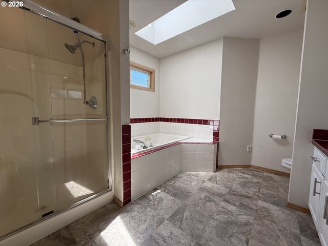 16628 Sw JORDAN Way, Portland, OR 97224