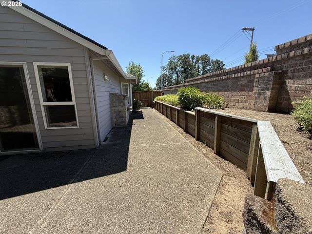 16628 Sw JORDAN Way, Portland, OR 97224