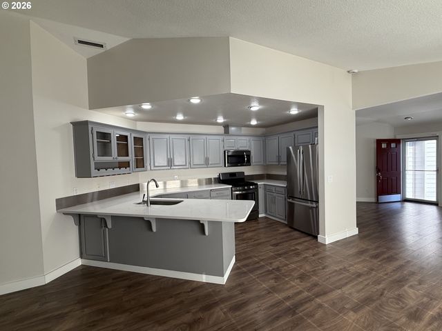 16628 Sw JORDAN Way, Portland, OR 97224