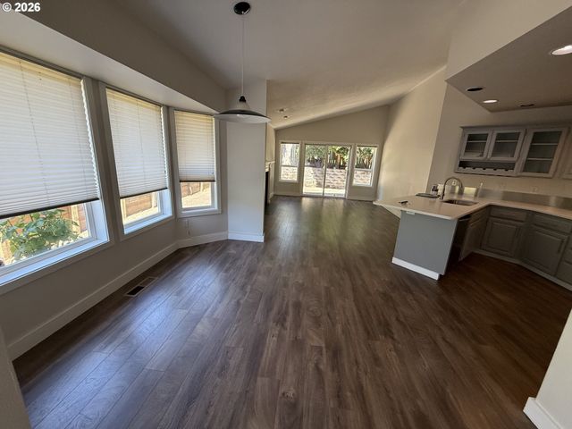 16628 Sw JORDAN Way, Portland, OR 97224