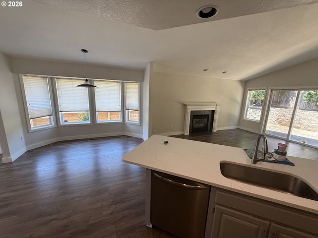 16628 Sw JORDAN Way, Portland, OR 97224