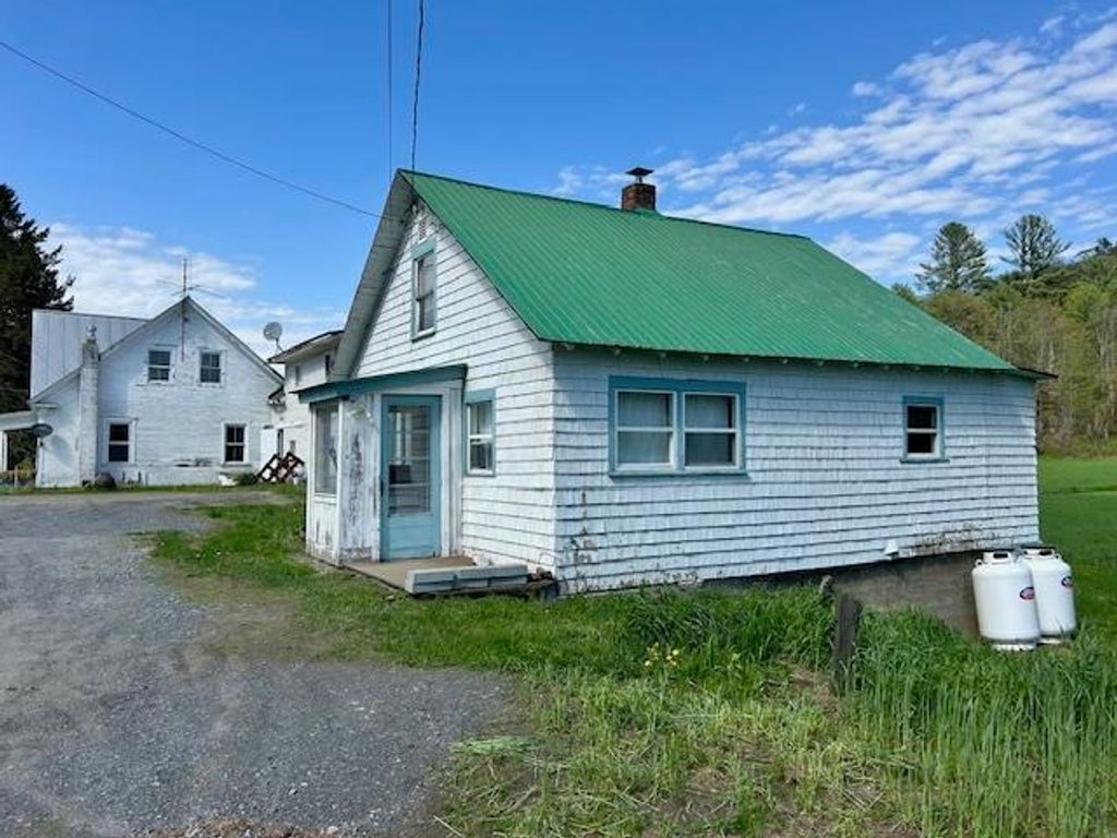 630 VT Route 14, Bethel, VT 05032