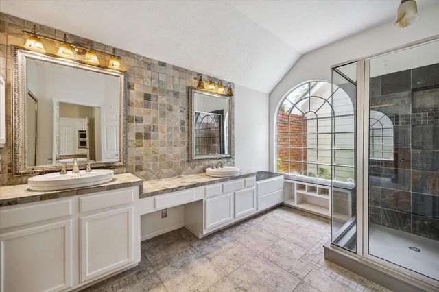 30 Skyland Place, The Woodlands, TX 77381