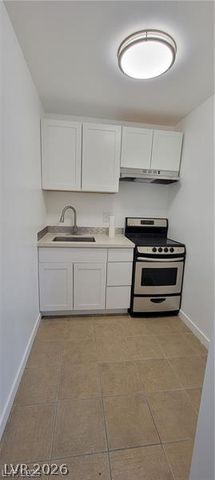 4600 Paradise Road 17, Las Vegas, NV 89169