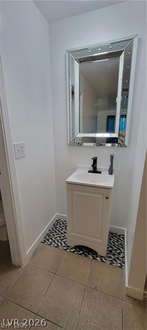 4600 Paradise Road 17, Las Vegas, NV 89169