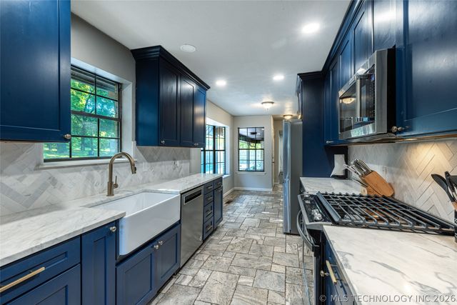 416 Timbercrest Road, Catoosa, OK 74015