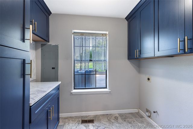 416 Timbercrest Road, Catoosa, OK 74015
