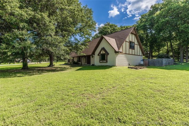 416 Timbercrest Road, Catoosa, OK 74015