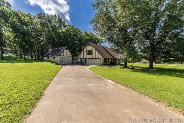 416 Timbercrest Road, Catoosa, OK 74015