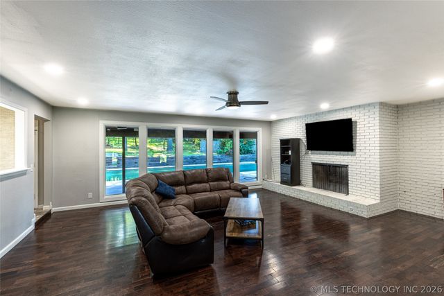 416 Timbercrest Road, Catoosa, OK 74015