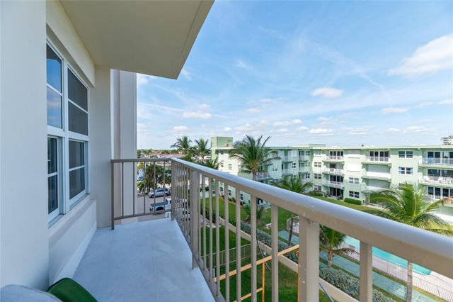 1021 HILLSBORO MILE 308, Hillsboro Beach, FL 33062