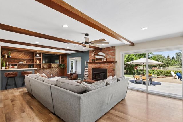 9105 Sunset Ave, Fair Oaks, CA 95628