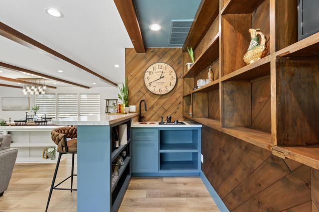 9105 Sunset Ave, Fair Oaks, CA 95628