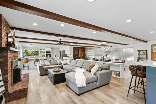 9105 Sunset Ave, Fair Oaks, CA 95628