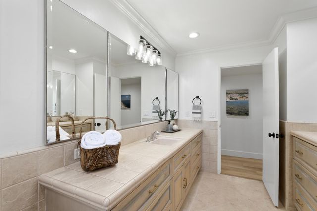 9105 Sunset Ave, Fair Oaks, CA 95628