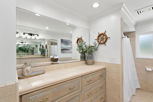 9105 Sunset Ave, Fair Oaks, CA 95628