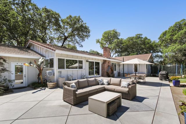 9105 Sunset Ave, Fair Oaks, CA 95628