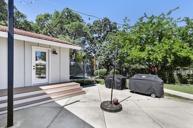 9105 Sunset Ave, Fair Oaks, CA 95628