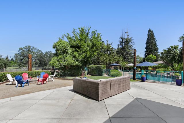 9105 Sunset Ave, Fair Oaks, CA 95628