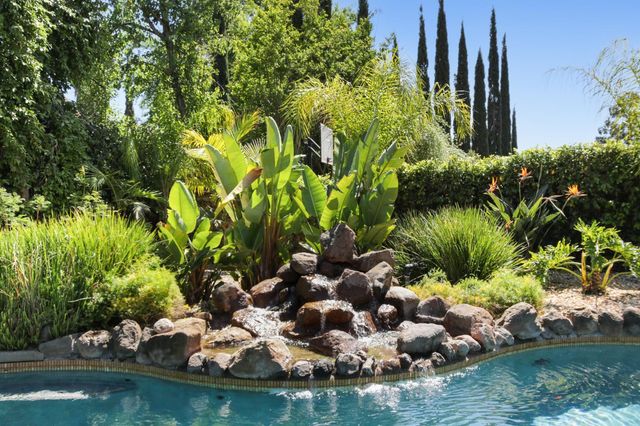 9105 Sunset Ave, Fair Oaks, CA 95628