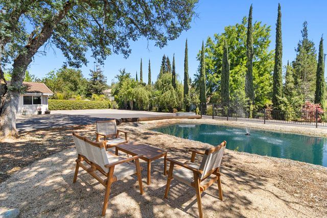 9105 Sunset Ave, Fair Oaks, CA 95628