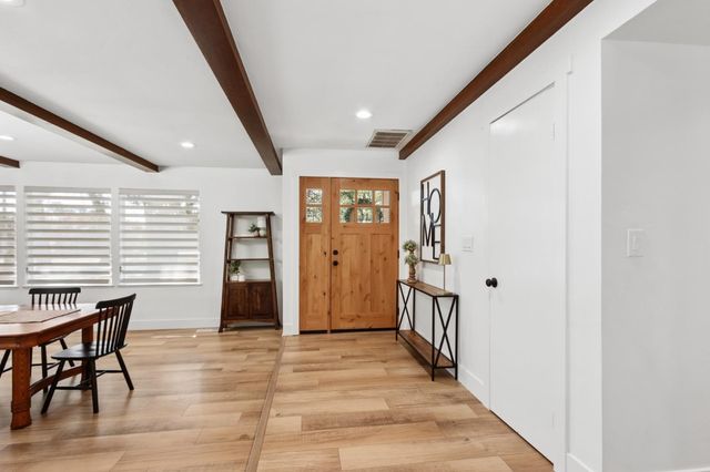 9105 Sunset Ave, Fair Oaks, CA 95628