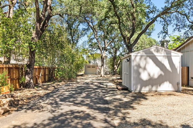 9105 Sunset Ave, Fair Oaks, CA 95628