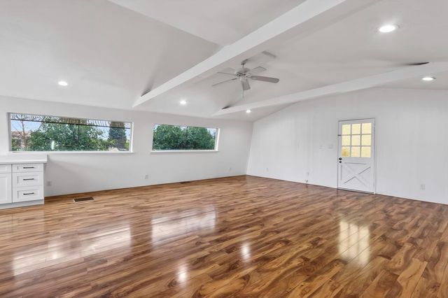 9105 Sunset Ave, Fair Oaks, CA 95628