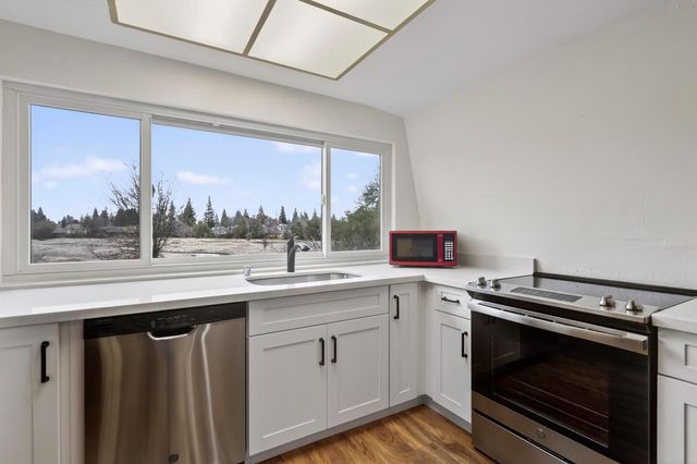 9105 Sunset Ave, Fair Oaks, CA 95628