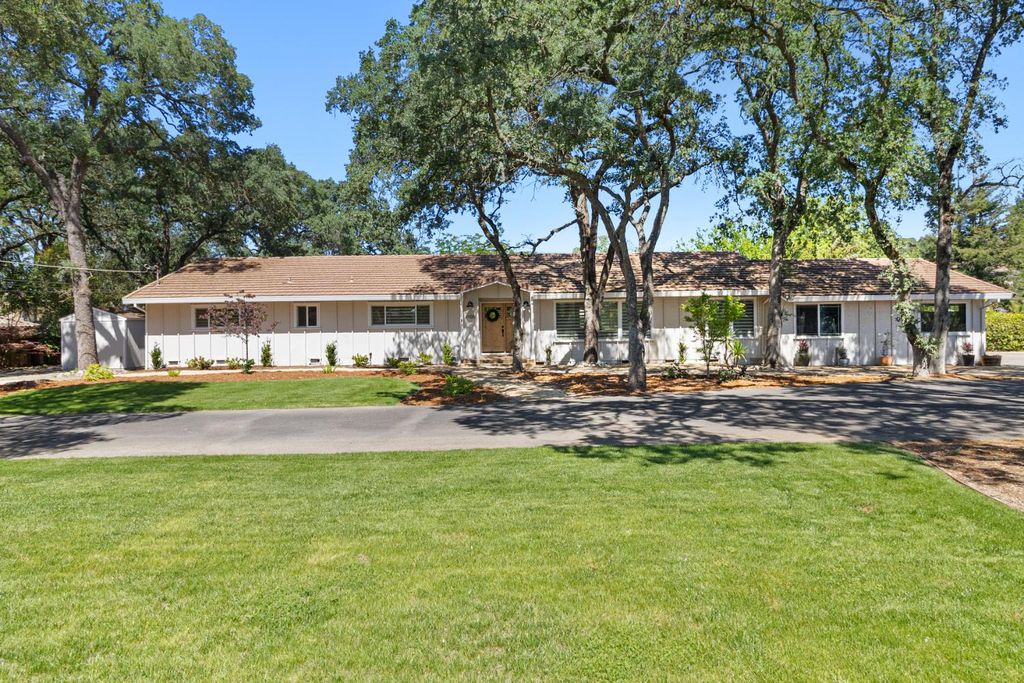 9105 Sunset Ave, Fair Oaks, CA 95628