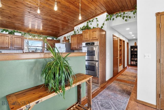 875 Nixon Gulch Road, Manhattan, MT 59741