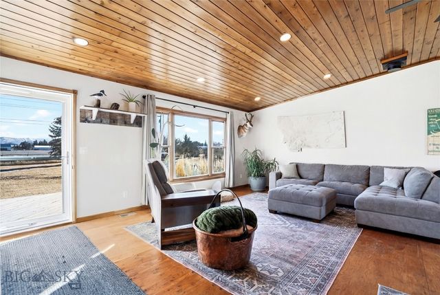 875 Nixon Gulch Road, Manhattan, MT 59741