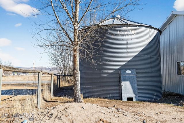 875 Nixon Gulch Road, Manhattan, MT 59741