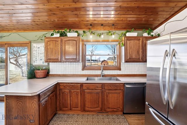 875 Nixon Gulch Road, Manhattan, MT 59741