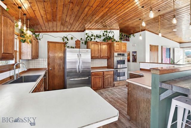 875 Nixon Gulch Road, Manhattan, MT 59741