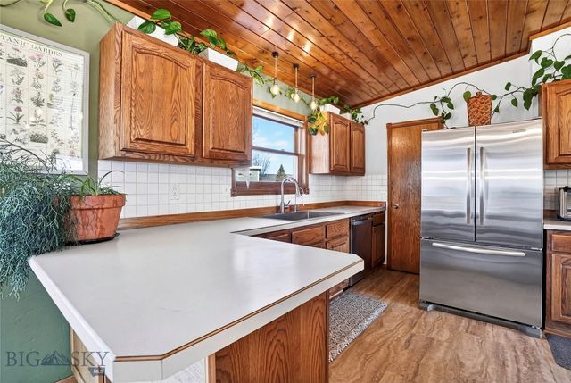 875 Nixon Gulch Road, Manhattan, MT 59741