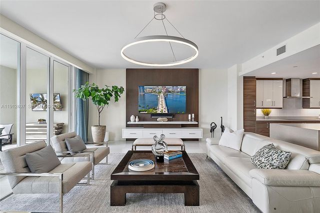 2700 Donald Ross Rd 306, Palm Beach Gardens, FL 33410