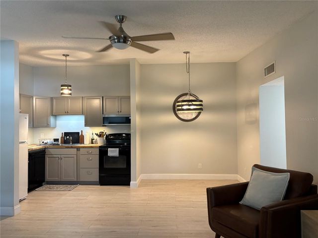 3241 FOX CHASE CIRCLE N 204, Palm Harbor, FL 34683