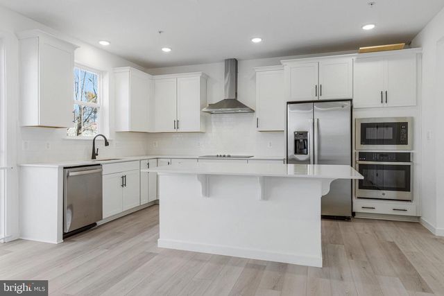 5728 HOWARD DR, Glen Burnie, MD 21061