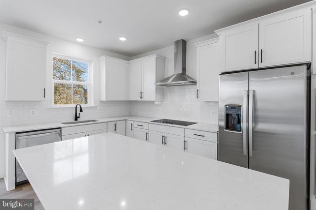 5728 HOWARD DR, Glen Burnie, MD 21061