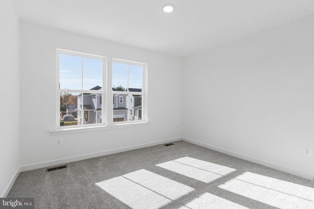 5728 HOWARD DR, Glen Burnie, MD 21061
